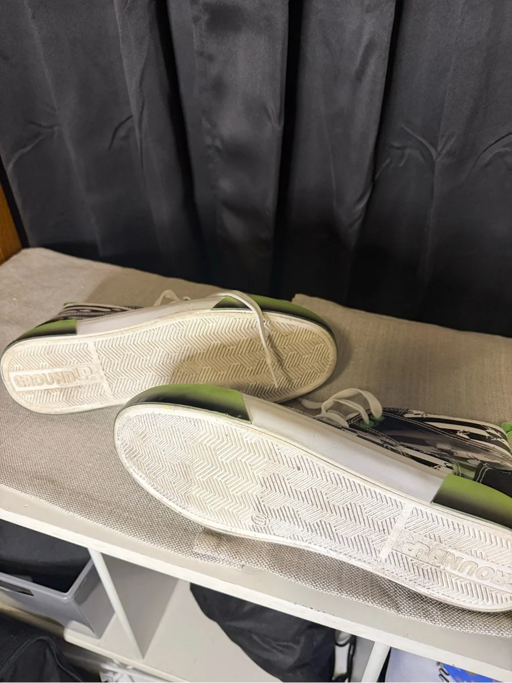 Mens Beetlejuice Lime Green High-Top Sneakers Size 10